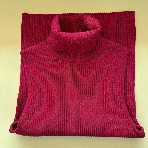CABLE & GAUGE 2 Short Sleeves Red & Gold Medium Holiday Metallic Turtle Necks - Picture 3 of 5